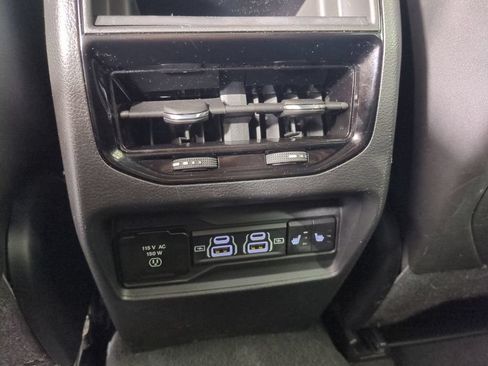 Used 2025 Jeep Grand Cherokee Limited AWD/4WD image 17