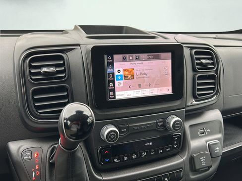 Used 2024 RAM ProMaster 2500 w/ Convenience Group image 23