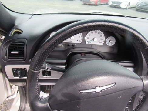 Used 2005 Ford Thunderbird Deluxe RWD image 21