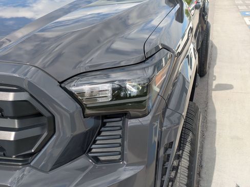 Used 2024 Toyota Tacoma SR5 AWD/4WD image 13