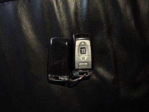 Used 2014 Rolls-Royce Wraith image 42