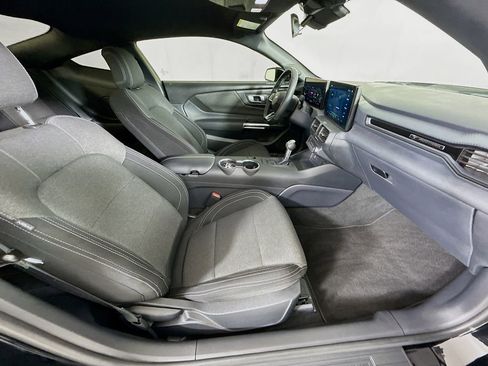 Used 2025 Ford Mustang Coupe image 25