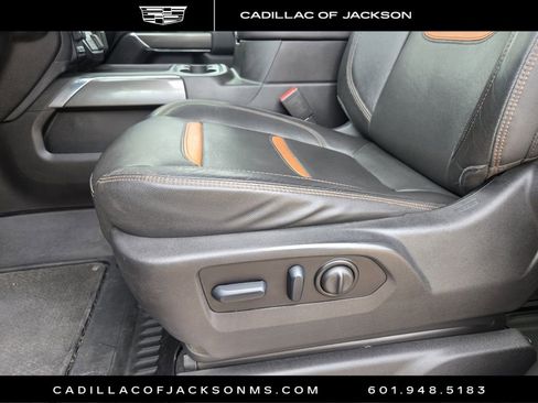 Used 2023 GMC Sierra 2500 AT4 AWD/4WD image 9