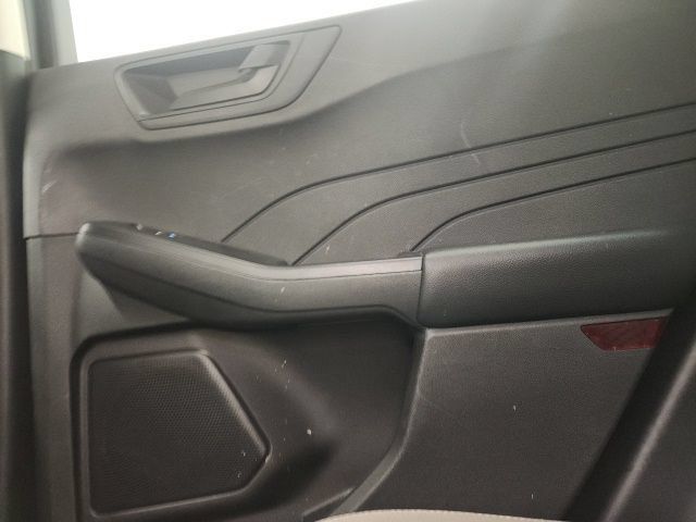 Used 2022 Ford Escape SE w/ Convenience Package FWD image 11