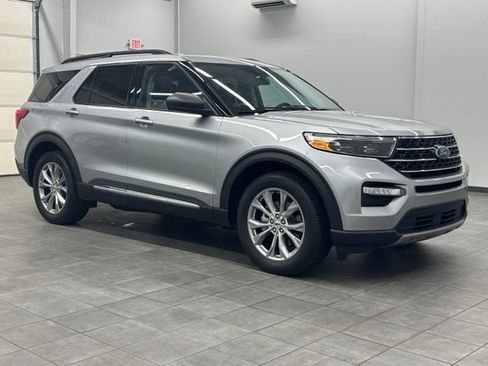 Used 2021 Ford Explorer XLT w/ Equipment Group 202A AWD/4WD image 1