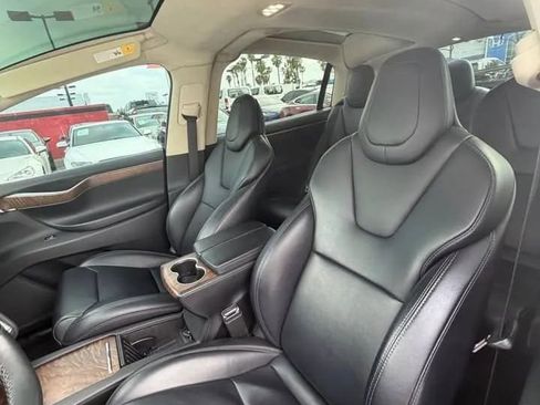 Used 2017 Tesla Model X 75D image 7