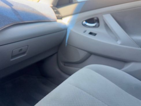 Used 2007 Toyota Camry LE FWD image 29