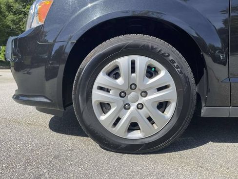 Used 2016 Dodge Grand Caravan SE w/ Quick Order Package 29E SE FWD image 9