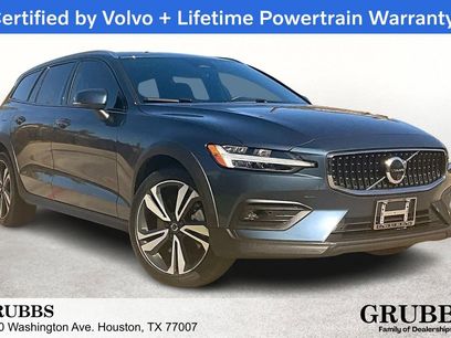 Used 2023 Volvo V60 B5 Cross Country Plus w/ Protection Package Premier