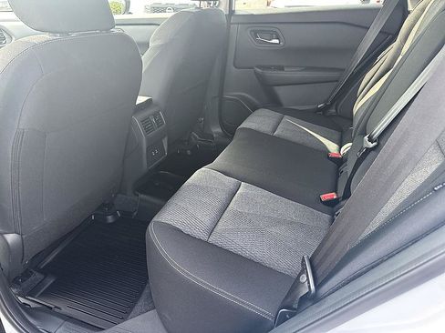 Certified 2025 Nissan Rogue SV FWD image 14