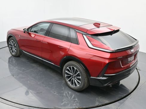 New 2025 Cadillac Lyriq Sport image 25