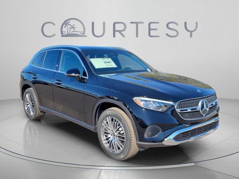 Certified 2026 Mercedes-Benz GLC 300 image 5