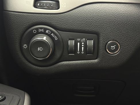 Used 2021 Jeep Cherokee Latitude Lux 80th Anniv w/ Quick Order Package 26U 80TH AWD/4WD image 23