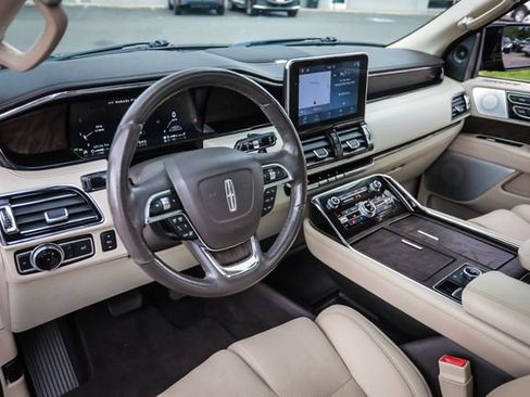 Used 2018 Lincoln Navigator L Reserve w/ Technology Package AWD/4WD image 31