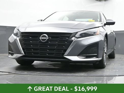 Used 2023 Nissan Altima 2.5 SV image 44