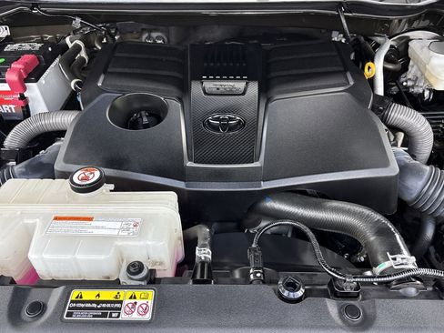 Used 2022 Toyota Tundra SR5 RWD image 9