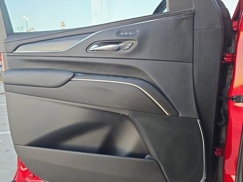 Certified 2024 Cadillac Escalade ESV V w/ Heavy-Duty Trailer Package image 27