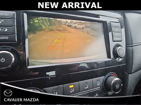 Used 2019 Nissan Rogue S image 18