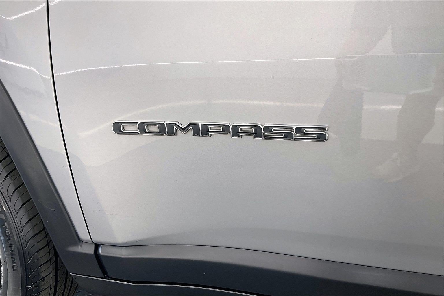 Used 2024 Jeep Compass Latitude w/ Altitude Special Edition AWD/4WD image 32