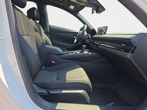 Certified 2025 Honda Accord Sport image 19