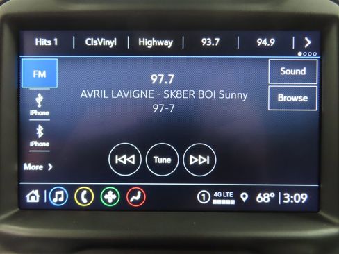 Used 2023 GMC Sierra 2500 SLE w/ SLE Value Package; image 21