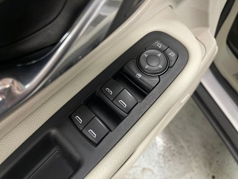 Used 2020 GMC Terrain Denali w/ Denali Premium Package AWD/4WD image 16