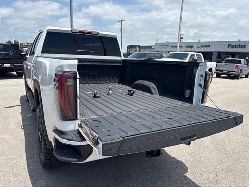 Used 2024 GMC Sierra 2500 AT4 w/ AT4 Preferred Package AWD/4WD image 24