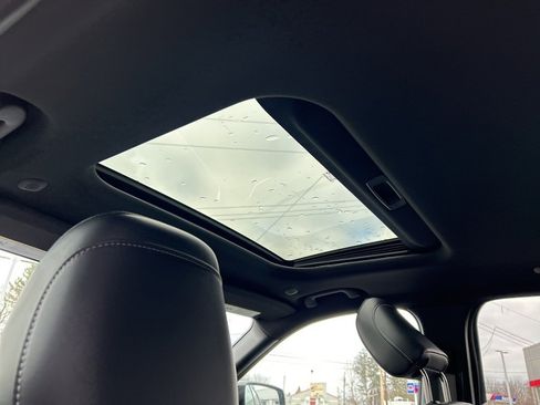 New 2025 Jeep Grand Cherokee image 17