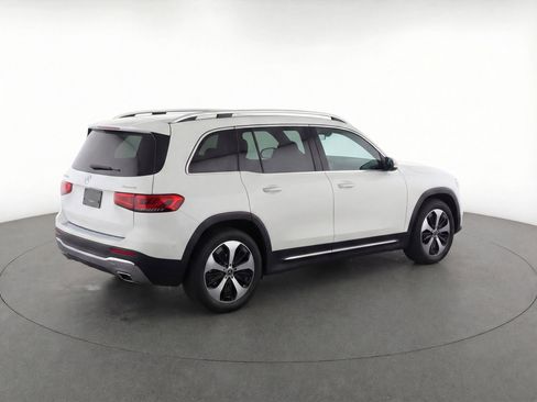 Used 2025 Mercedes-Benz GLB 250 4MATIC image 9