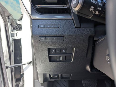 Used 2024 Lexus GX 550 w/ Accessory Package (Z1) AWD/4WD image 16