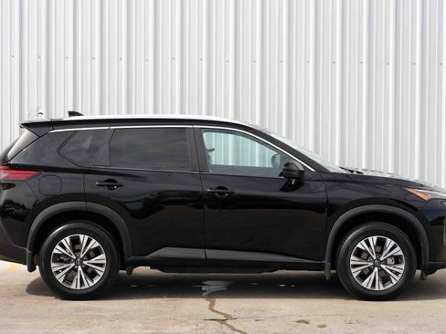 Used 2022 Nissan Rogue SV w/ SV Premium Package image 47