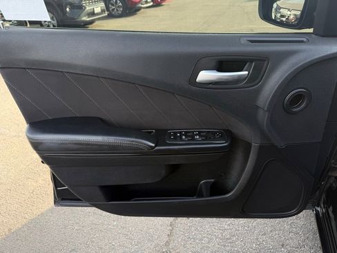 Used 2020 Dodge Charger SXT w/ Blacktop Package image 18