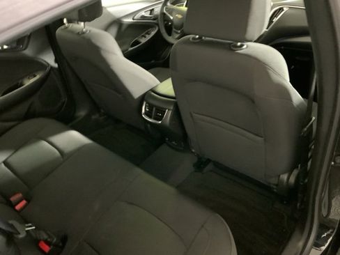 Used 2017 Chevrolet Malibu LT image 38
