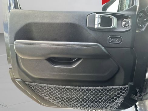 Used 2019 Jeep Wrangler Unlimited Sahara w/ Safety Group AWD/4WD image 12
