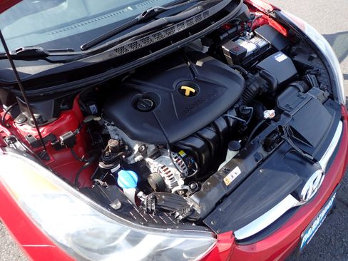 Used 2013 Hyundai Elantra GLS image 18