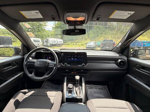 Used 2023 Chevrolet Colorado Trail Boss w/ Safety Package AWD/4WD image 16