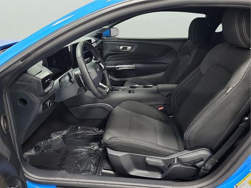 Used 2025 Ford Mustang GT RWD image 9