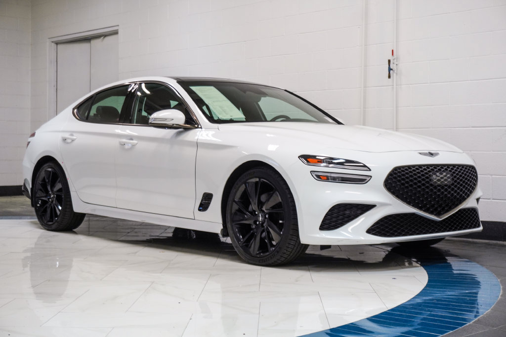 Used 2023 Genesis G70 2.0T w/ Sport Prestige Package RWD image 5