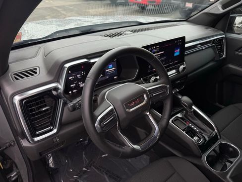 Used 2025 GMC Canyon Elevation image 18