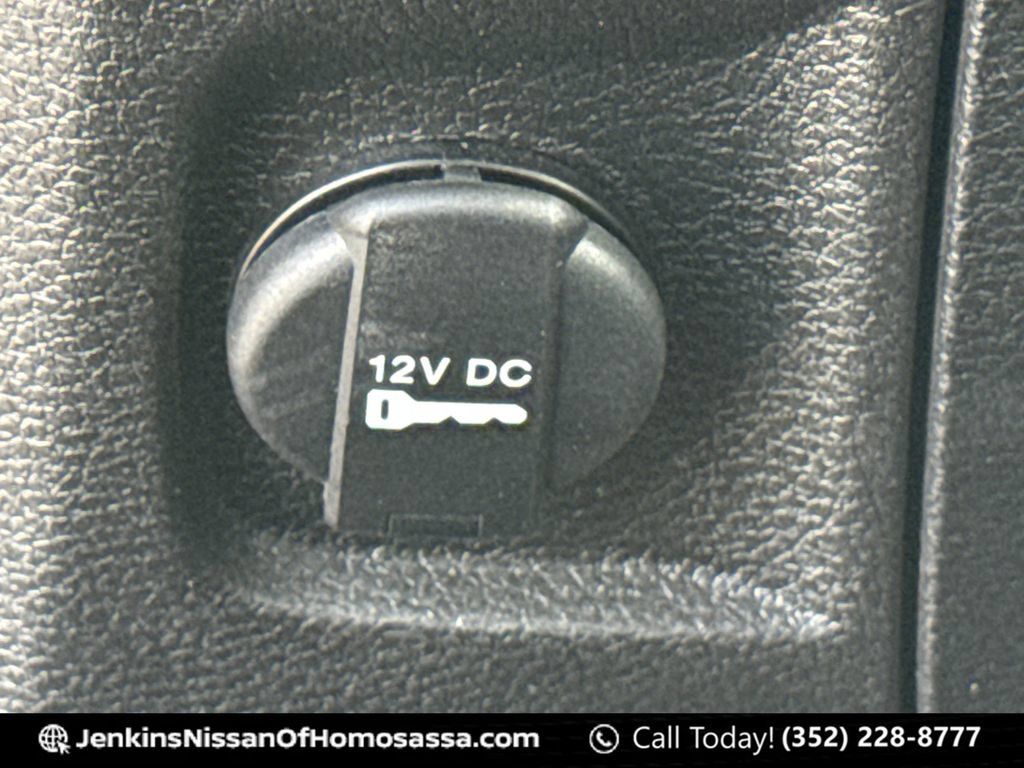 Used 2024 RAM 1500 Classic SLT AWD/4WD image 36