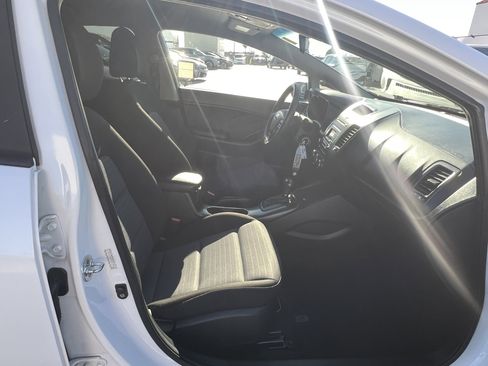 Used 2016 Kia Forte LX image 13