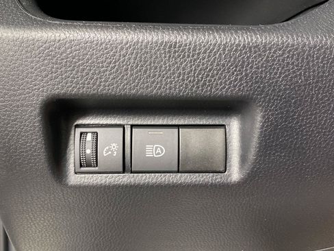 Used 2024 Toyota RAV4 LE AWD/4WD image 21