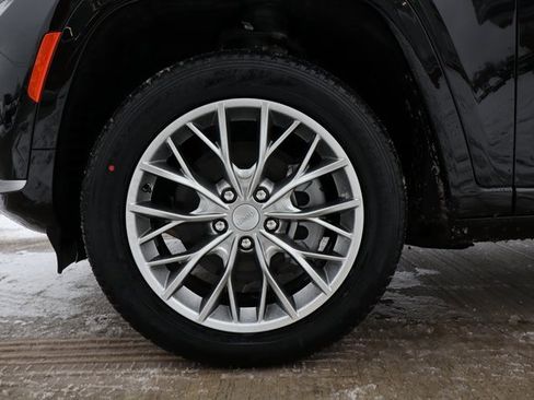 New 2025 Jeep Grand Cherokee L Summit image 28