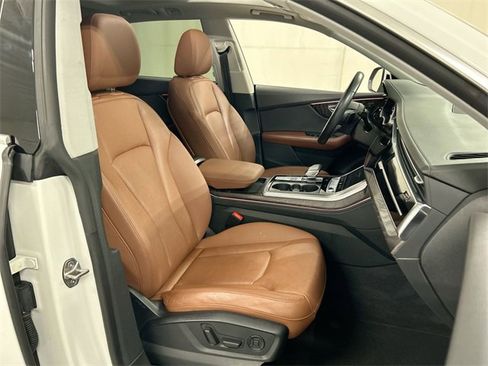 Used 2022 Audi Q8 Prestige w/ Prestige Package image 24