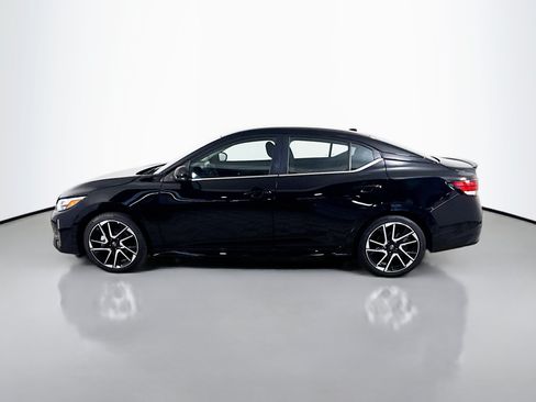 Used 2025 Nissan Sentra SR FWD image 6