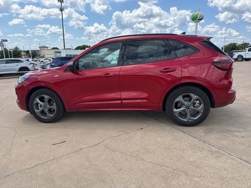 Used 2024 Ford Escape ST-Line w/ Tech Pack #1 FWD image 4