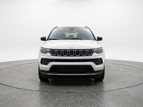 Used 2025 Jeep Compass Limited image 1