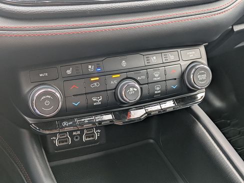 Used 2023 Dodge Durango GT AWD/4WD image 20