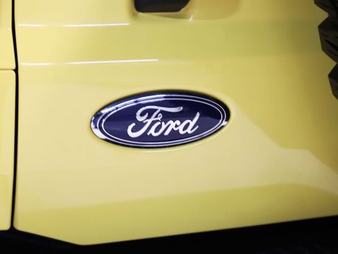 Used 2023 Ford Bronco Heritage Edition AWD/4WD image 14