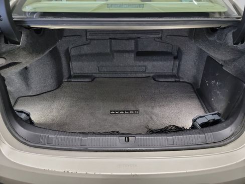 Used 2014 Toyota Avalon Limited image 26